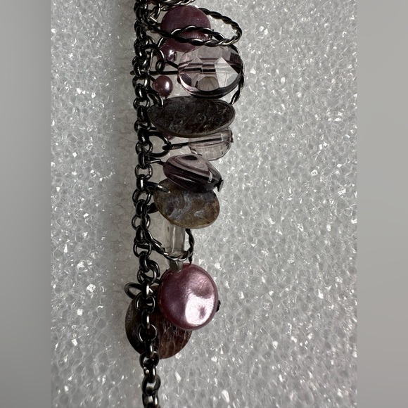 Pearl, Mother-of-Pearl and black tone metal “charm” bracelet - Picture 4 of 6